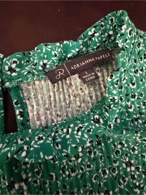 Adrianna Papell Green Floral Print Ruffle Neck Top